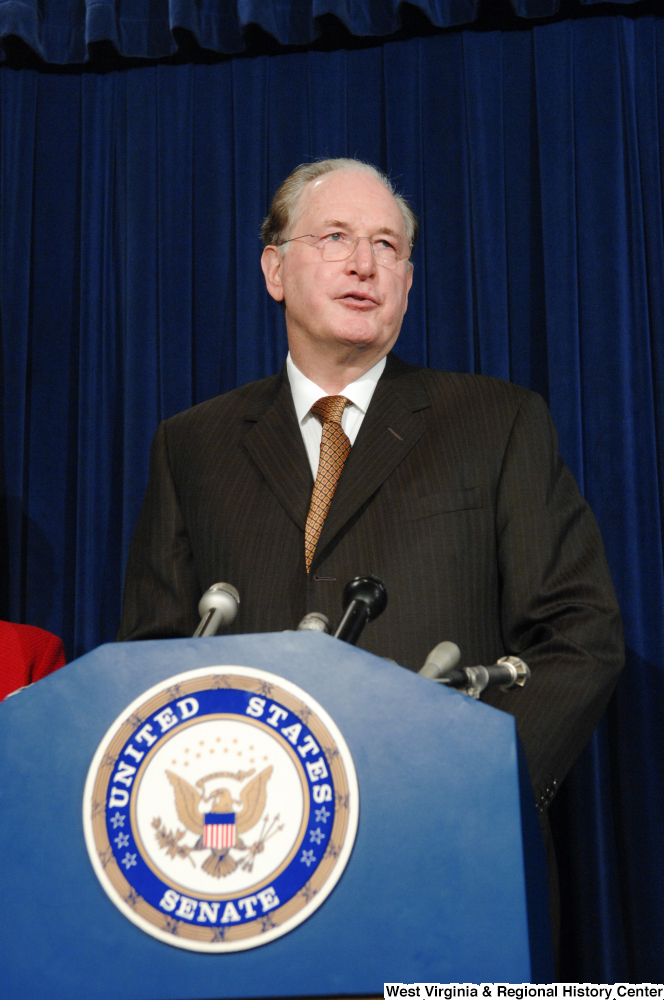 ["Senator John D. (Jay) Rockefeller speaks at a U.S. Senate press conference."]%