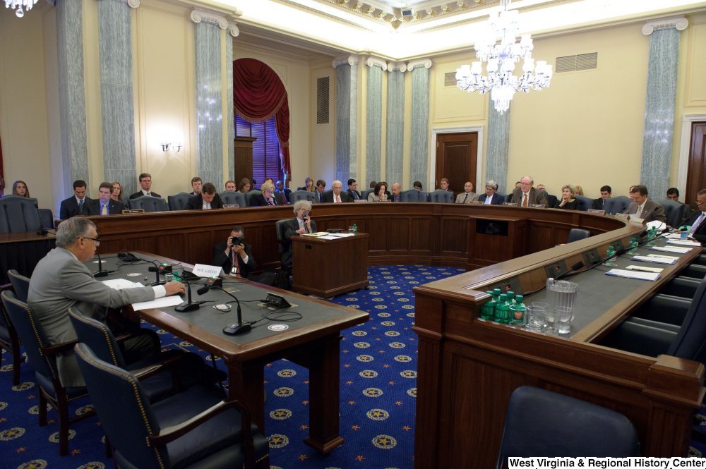 ["One man testifies before the Senate Commerce Committee hearing."]%