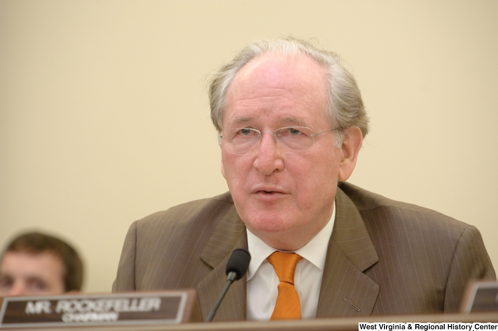 ["Senator John D. (Jay) Rockefeller chairs a Commerce Committee hearing."]%