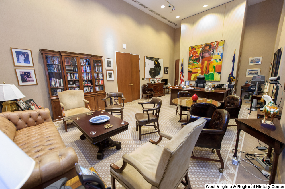 ["This photo shows Senator John D. (Jay) Rockefeller's office."]%