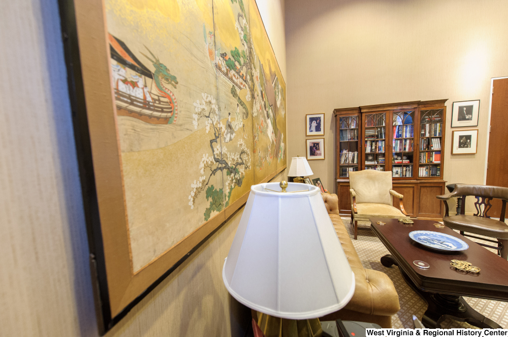 ["This photograph shows the side wall in Senator John D. (Jay) Rockefeller's personal office."]%