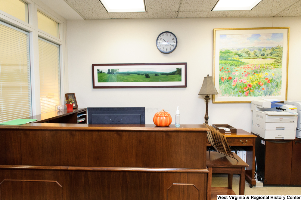 ["Photo of a corner office in Senator John D. (Jay) Rockefeller's office."]%